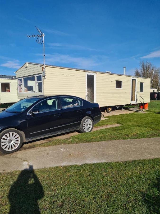 Cosy, Family Caravan Near The Beach 滨海克拉克顿 外观 照片